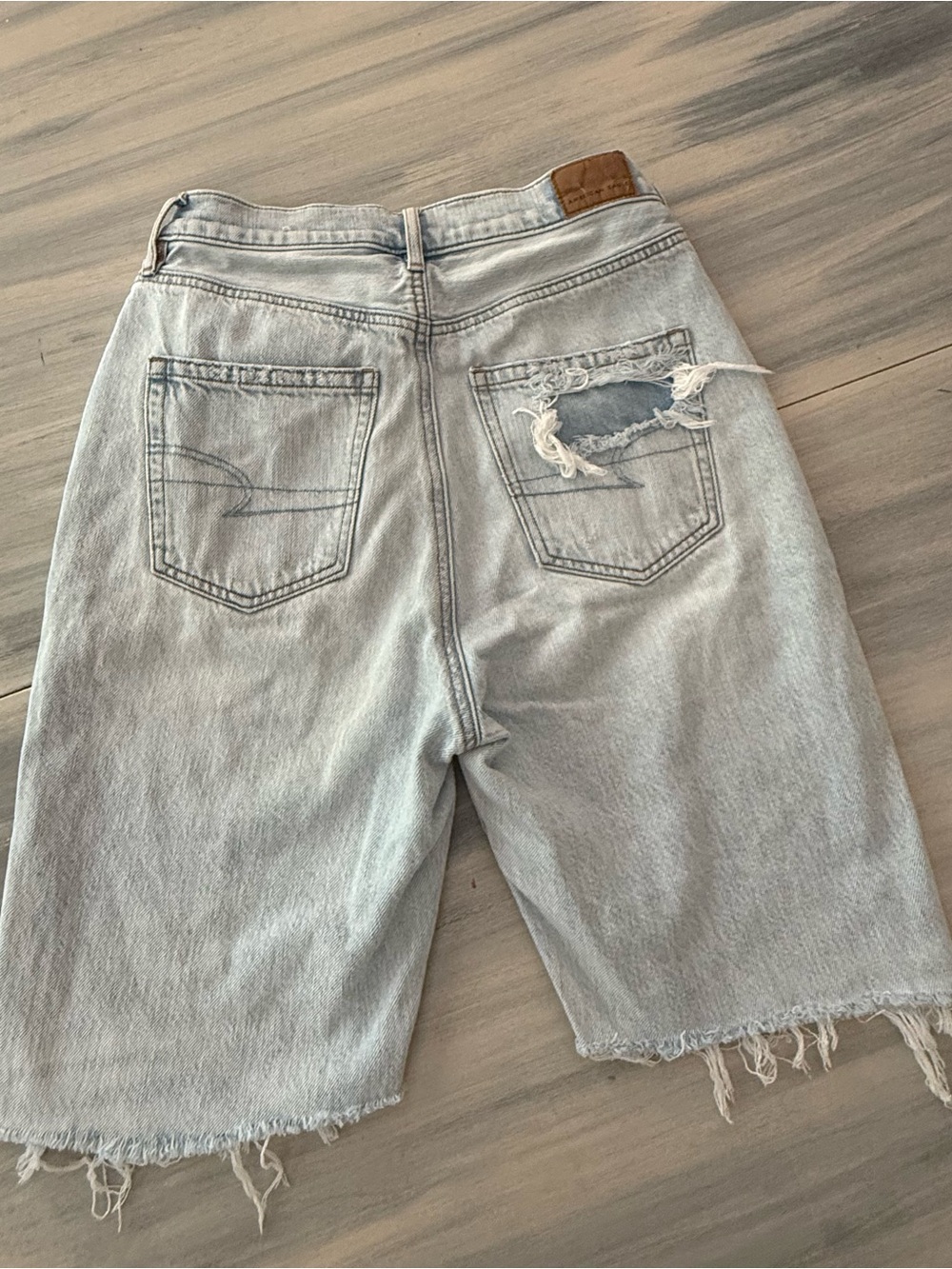 American Eagle Jorts Denim Bermuda Shorts Distressed Size 4 - Picture 2 of 7